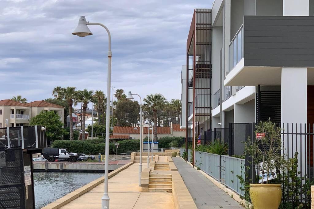 Mariner'S Cove ~ Luxe Waterfront Apartment Mindarie Exterior foto